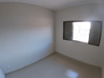 Alugar Casa / Padrão em São José do Rio Preto R$ 2.100,00 - Foto 9
