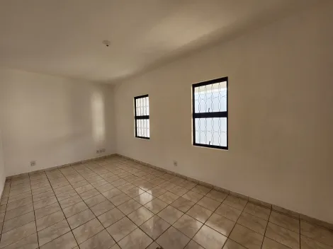 Alugar Casa / Padrão em São José do Rio Preto R$ 2.200,00 - Foto 2