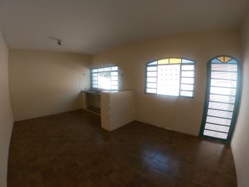 Alugar Casa / Padrão em São José do Rio Preto R$ 850,00 - Foto 4