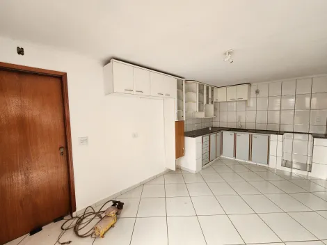 Alugar Casa / Padrão em São José do Rio Preto R$ 2.700,00 - Foto 3