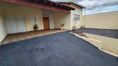 Alugar Casa / Padrão em São José do Rio Preto. apenas R$ 2.500,00