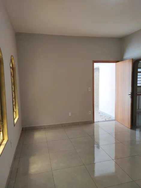 Alugar Casa / Padrão em São José do Rio Preto R$ 2.500,00 - Foto 3