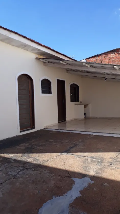 Casa / Padrão em São José do Rio Preto Alugar por R$950,00