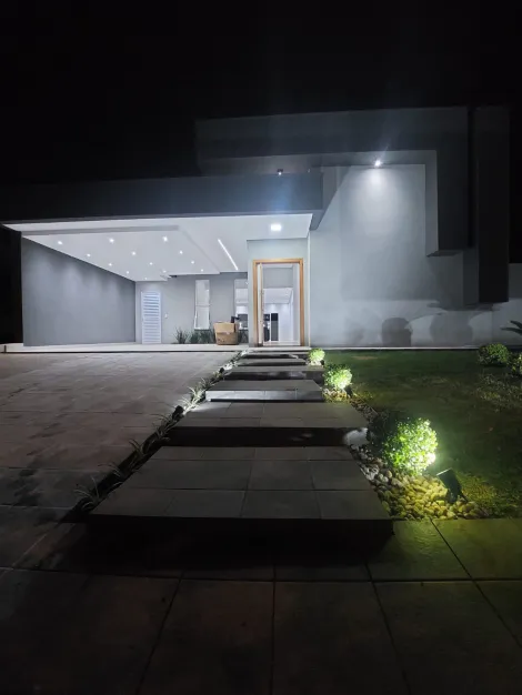Alugar Casa / Condomínio em Mirassol. apenas R$ 4.000,00