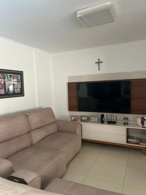 imagem 1 - Apartamento de 3 dormitórios com armários no bairro Villa Imperial. imagem 1 - Apartamento de 3 dormitórios com armários no bairro Villa Imperial.