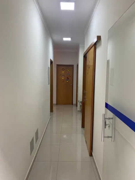 imagem 1 - Casa comercial com 12 salas e edícula nos fundos no bairro Boa Vista. imagem 1 - Casa comercial com 12 salas e edícula nos fundos no bairro Boa Vista.