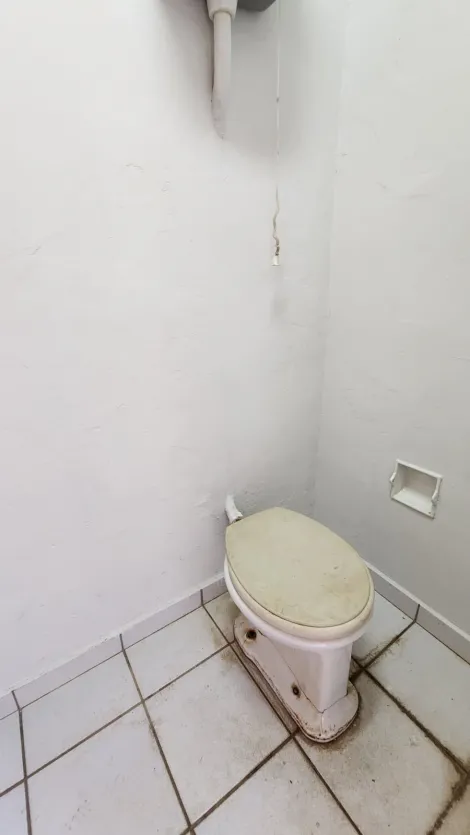 Alugar Casa / Padrão em São José do Rio Preto. apenas R$ 700,00