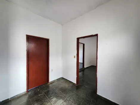 Alugar Casa / Padrão em São José do Rio Preto R$ 800,00 - Foto 3