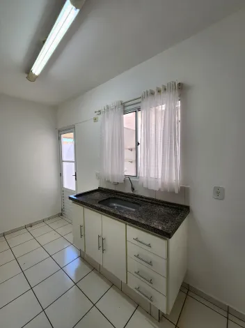 Alugar Casa / Condomínio em São José do Rio Preto R$ 1.800,00 - Foto 3