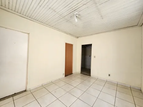 Alugar Casa / Padrão em São José do Rio Preto R$ 750,00 - Foto 2