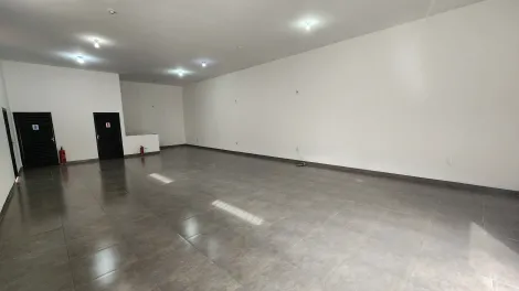 Alugar Comercial / Salão em São José do Rio Preto. apenas R$ 2.800,00