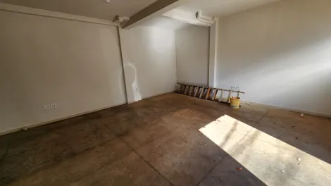 Alugar Comercial / Salão em São José do Rio Preto. apenas R$ 2.200,00