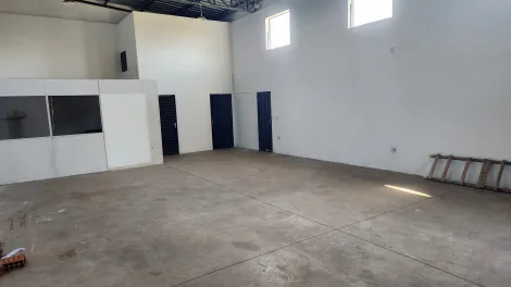 Alugar Comercial / Salão em São José do Rio Preto. apenas R$ 2.400,00