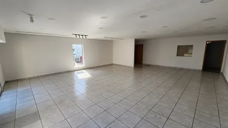 Alugar Comercial / Salão em São José do Rio Preto. apenas R$ 2.500,00