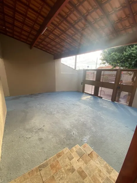 imagem 3 - Casa de 02 dormitórios e 04 vagas de garagem no bairro Santa Ana imagem 3 - Casa de 02 dormitórios e 04 vagas de garagem no bairro Santa Ana