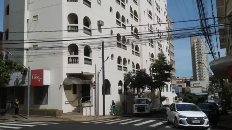 imagem 5 - Centro - Apto com garagem, esquina, 262,42 m² de área total, 3 dorms, sacadas em todos, vago, ocupação imediata imagem 5 - Centro - Apto com garagem, esquina, 262,42 m² de área total, 3 dorms, sacadas em todos, vago, ocupação imediata