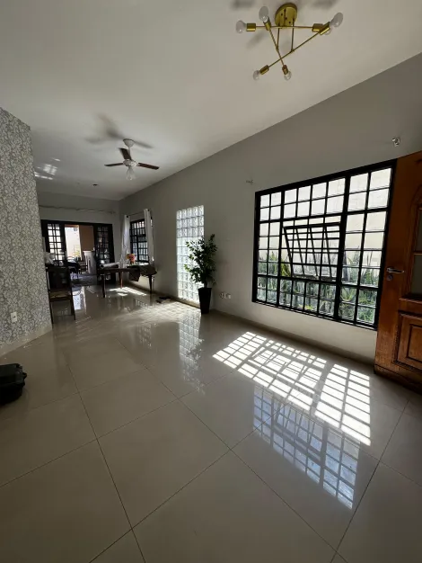 Casa / Padrão em São José do Rio Preto 