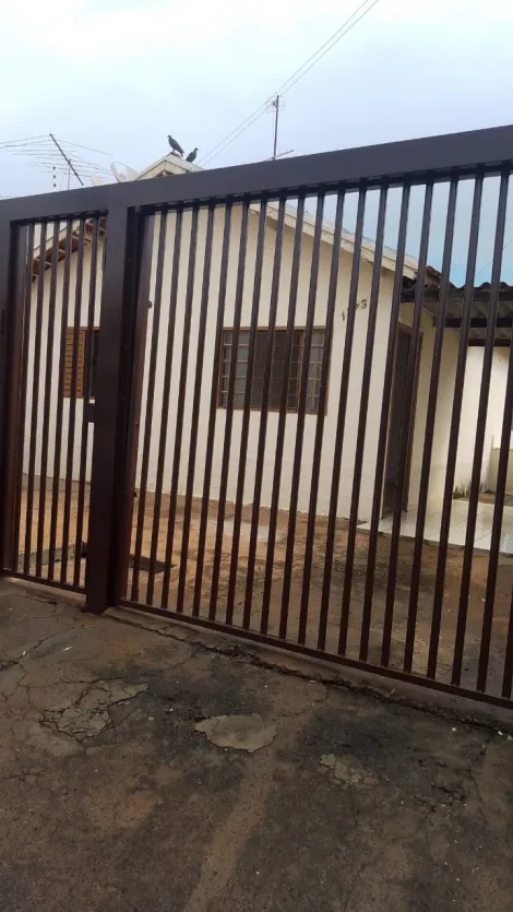 Alugar Casa / Padrão em São José do Rio Preto. apenas R$ 1.200,00