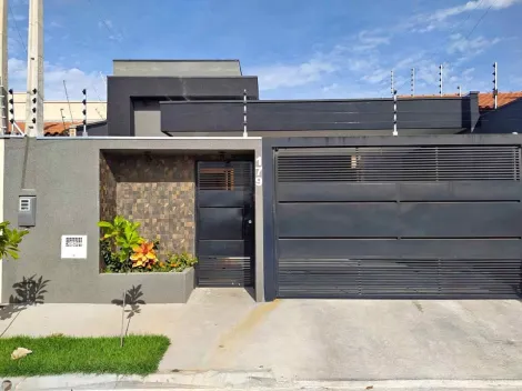 Alugar Casa / Padrão em Mirassol. apenas R$ 390.000,00