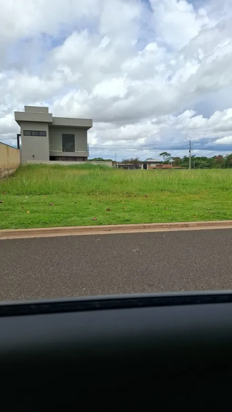 Terreno / Condomínio em Mirassol 
