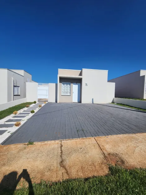 Alugar Casa / Condomínio em São José do Rio Preto. apenas R$ 1.100,00
