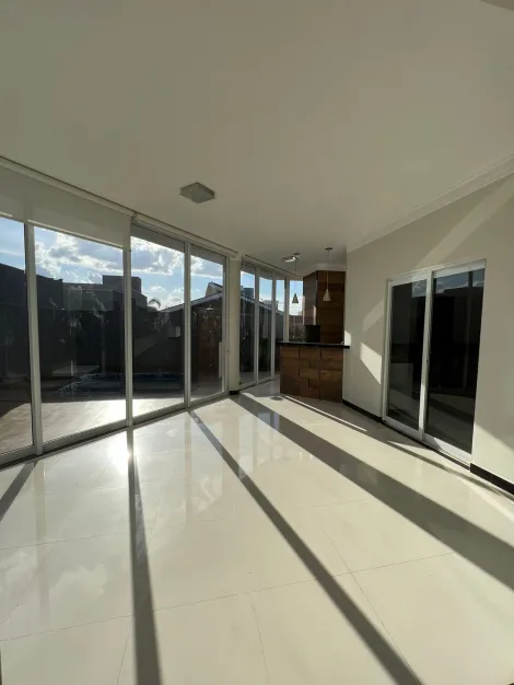 imagem 2 - Casa no Condomínio Recanto do Lago com suíte master e piscina aquecida. imagem 2 - Casa no Condomínio Recanto do Lago com suíte master e piscina aquecida.