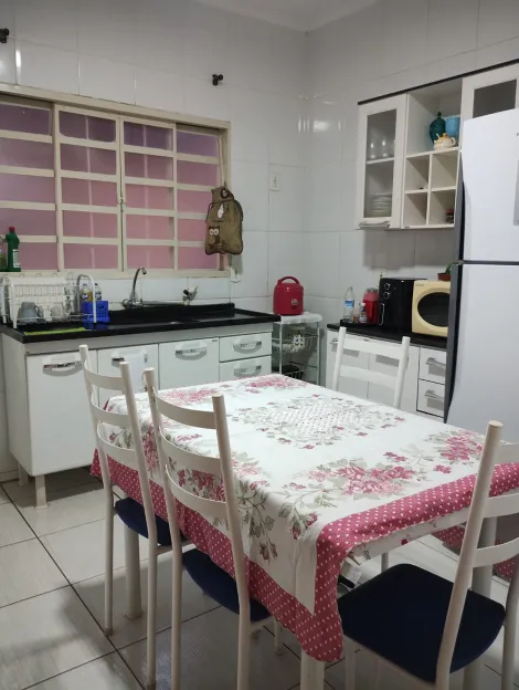 imagem 4 - Casa Padrão à Venda com 2 Dormitórios no bairro Parque das Aroeiras imagem 4 - Casa Padrão à Venda com 2 Dormitórios no bairro Parque das Aroeiras