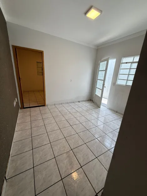 imagem 3 - Casa para locação localizada no Parque das Aroeiras com 2 dormitórios com vaga de garagem imagem 3 - Casa para locação localizada no Parque das Aroeiras com 2 dormitórios com vaga de garagem